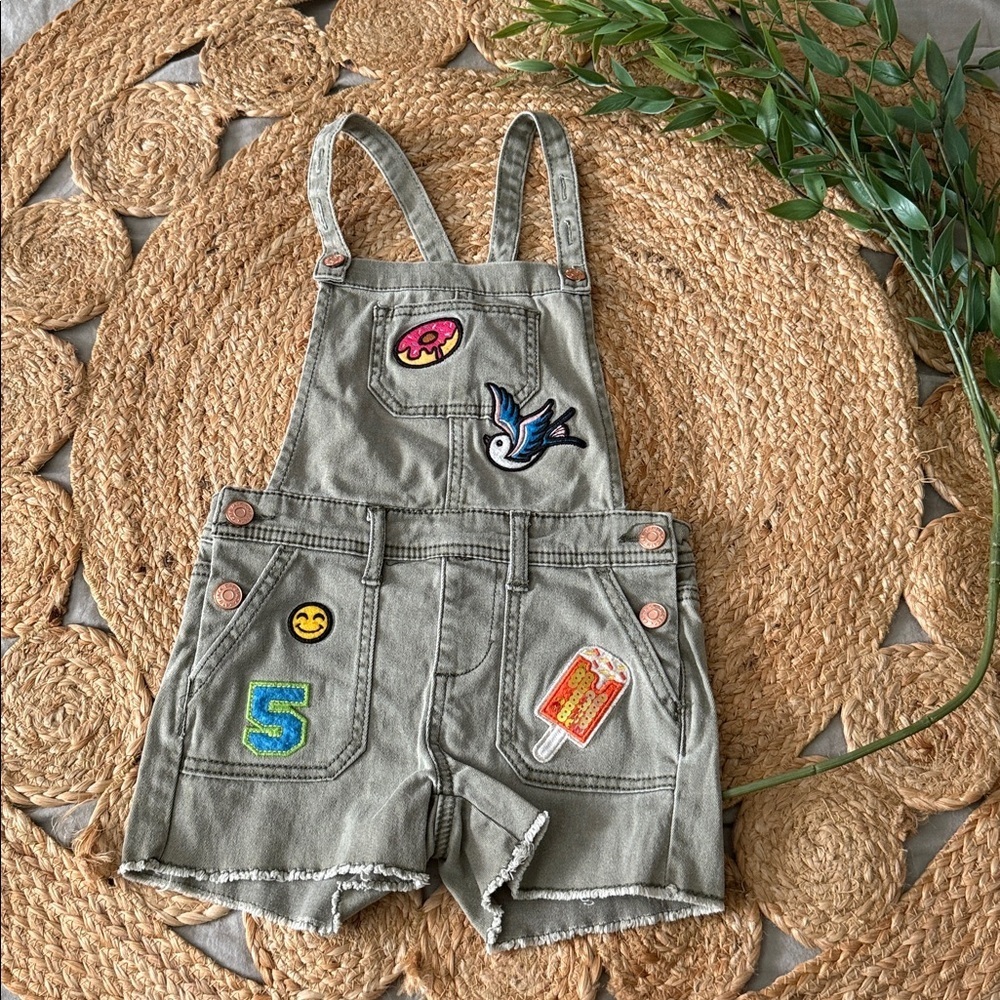 Cat & Jack Overall‎ shorts.  Sz XS